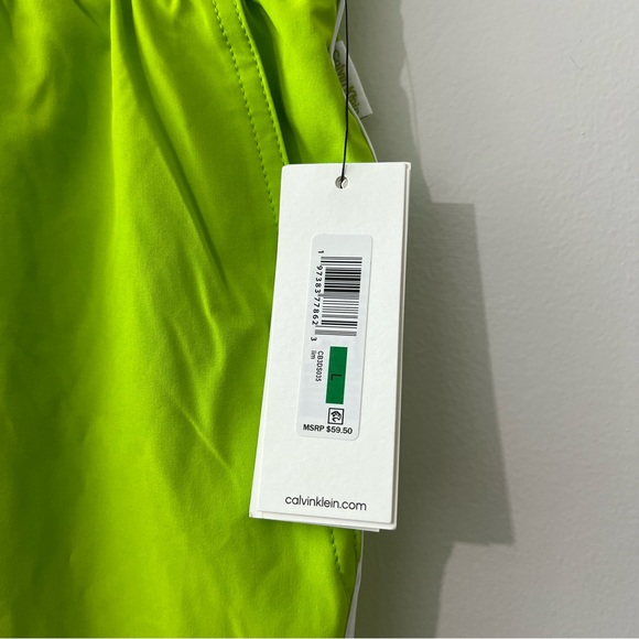Calvin Klein Men’s Swimwear NWT Neon Green UPF 40 Lined Trunk Shorts - Picture 5 of 11